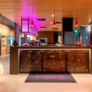 Moxy Excel 4* Londyn